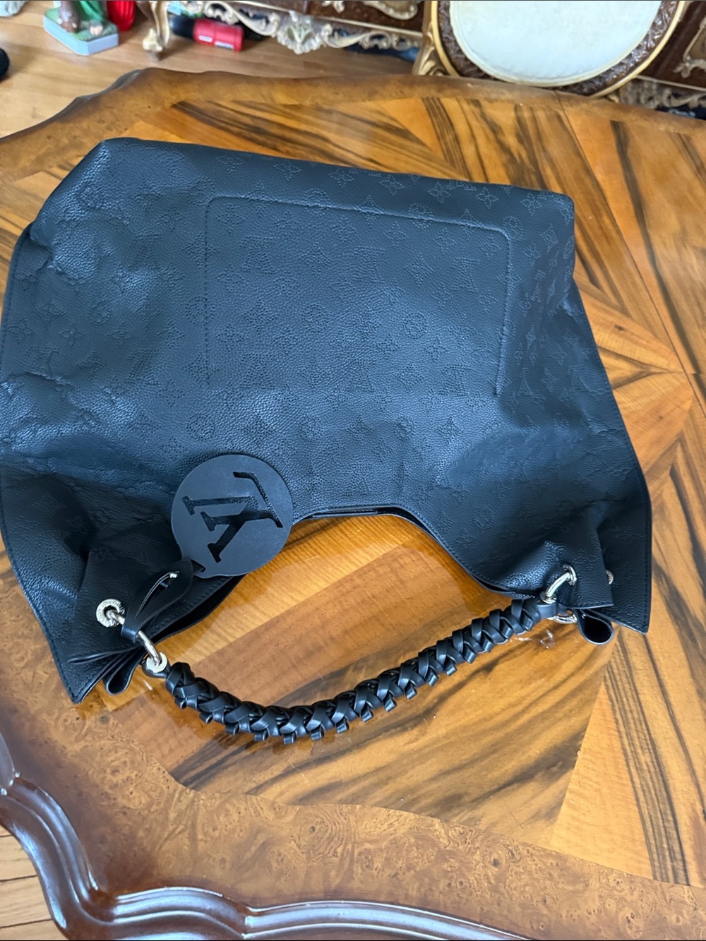 Classic Black Leather Shoulder Bag with silver Hardware - Picture 9 of 11